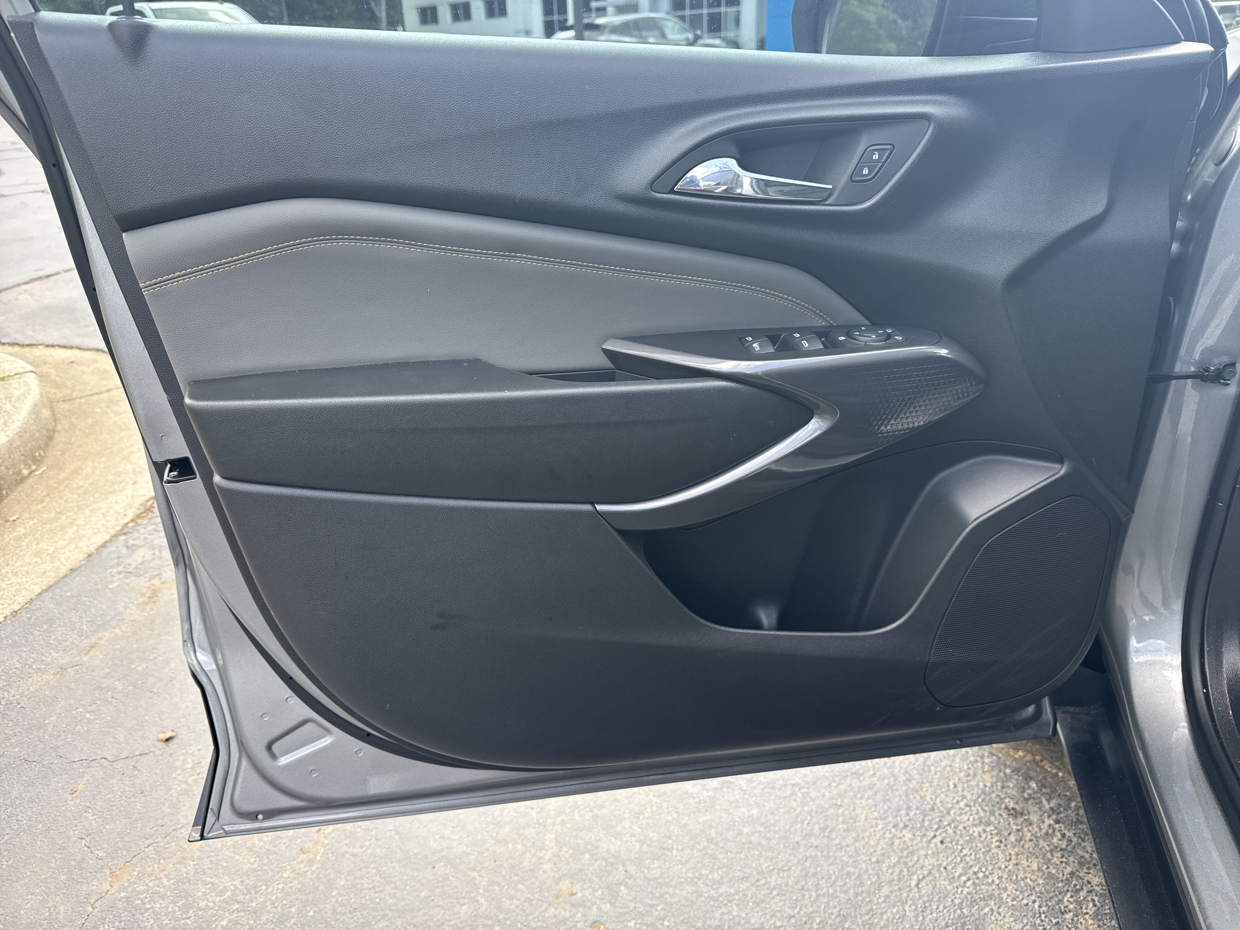 Used 2024 Chevrolet Trax ACTIV w/ Driver Confidence Package FWD image 11