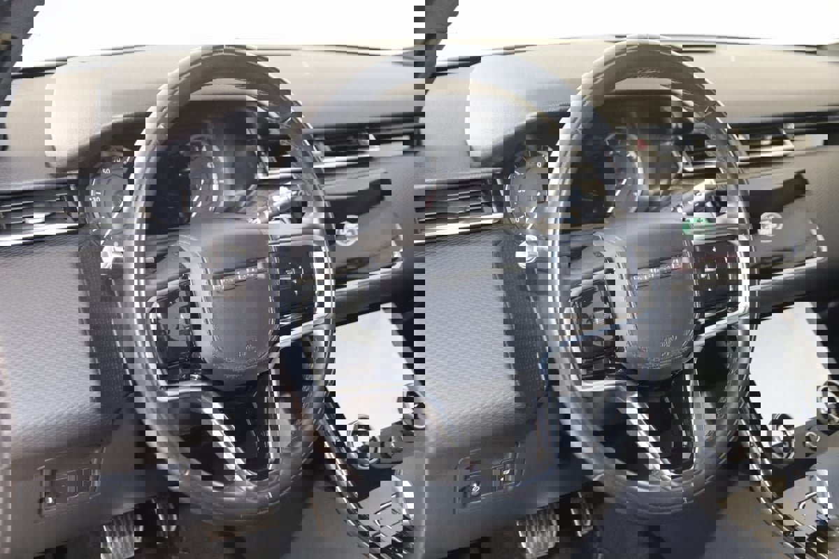 Used 2021 Land Rover Range Rover Velar R-Dynamic S image 6