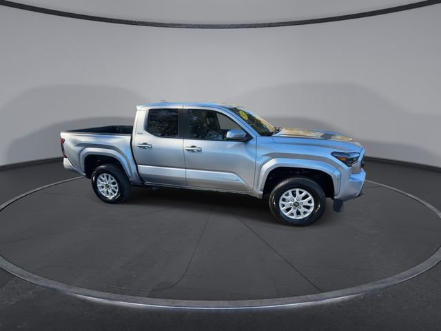 Used 2025 Toyota Tacoma SR5 image 3