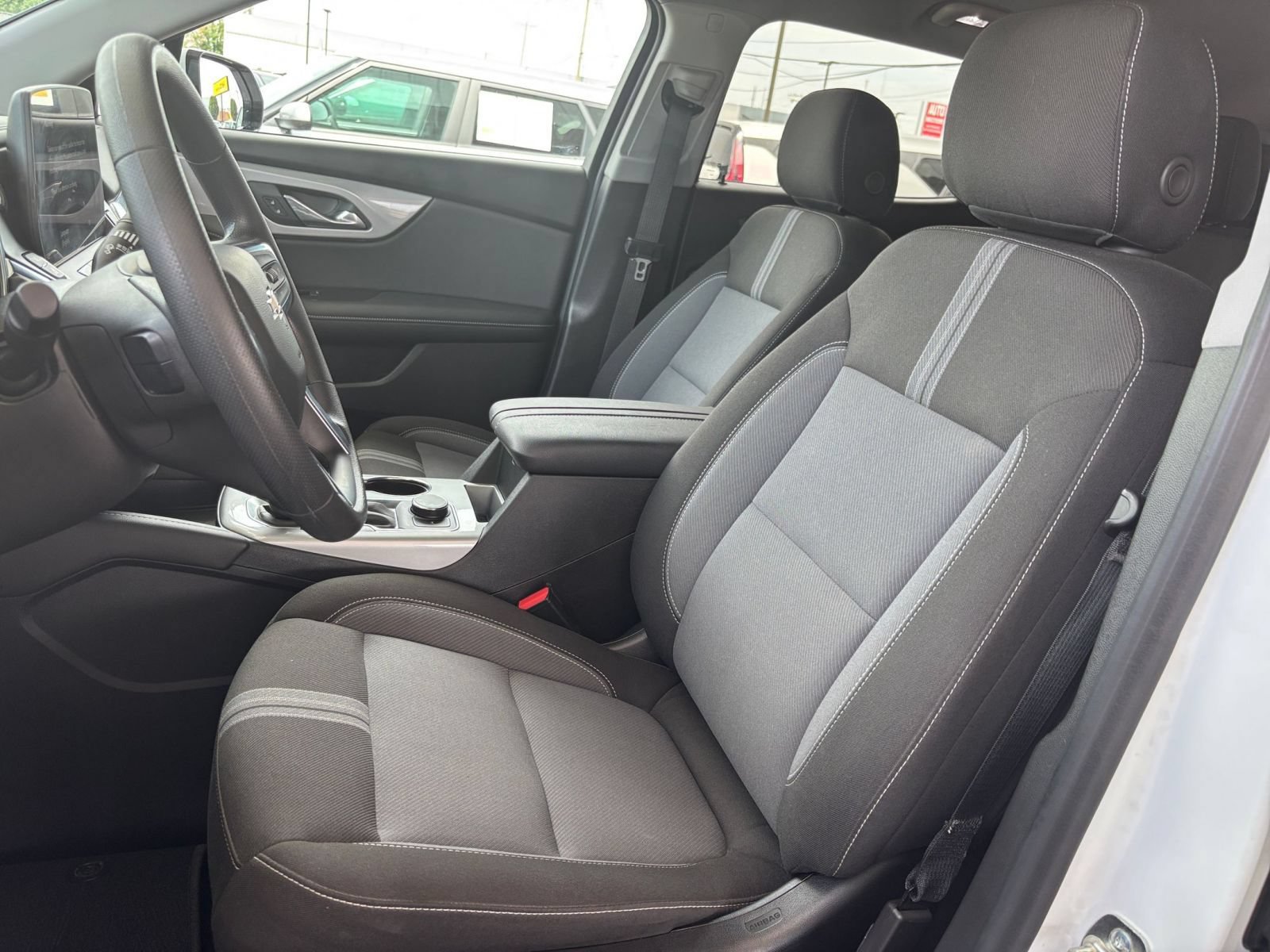Used 2025 Chevrolet Blazer LT FWD image 28