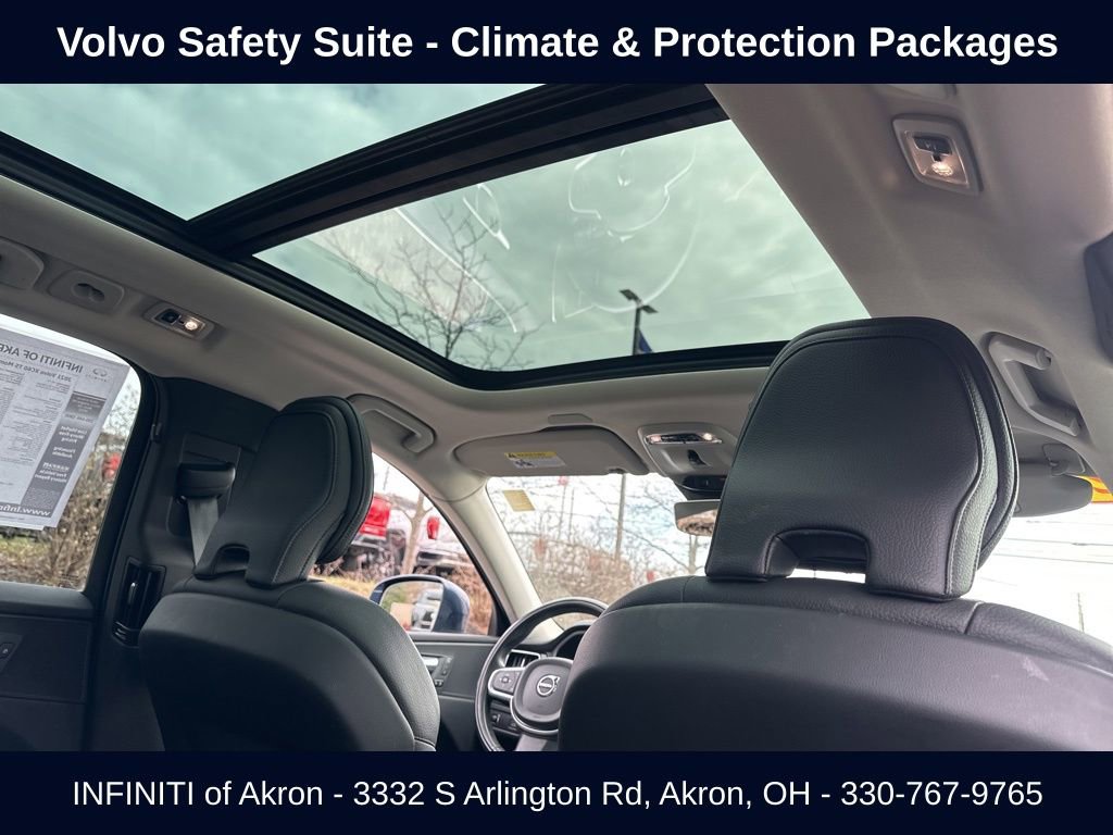 Used 2021 Volvo XC60 T5 Momentum w/ Premium Package image 30