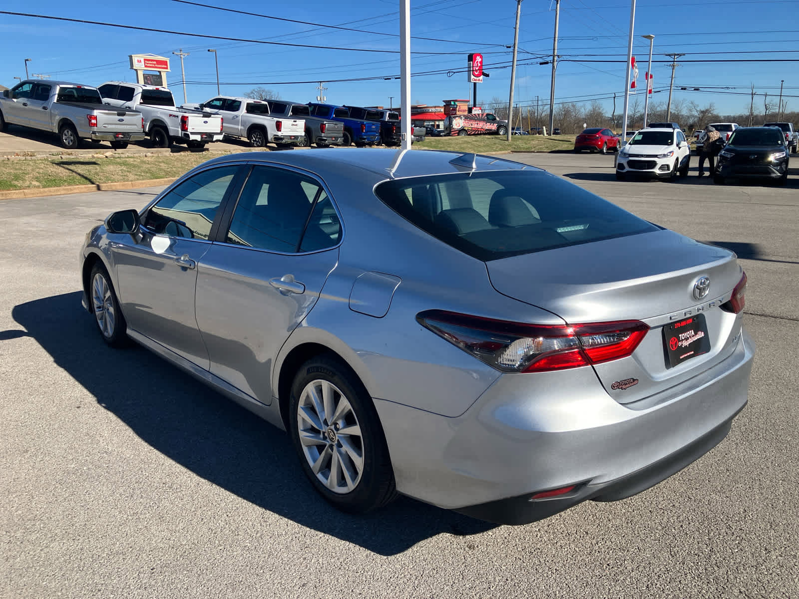 Used 2023 Toyota Camry LE w/ Convenience Package image 5