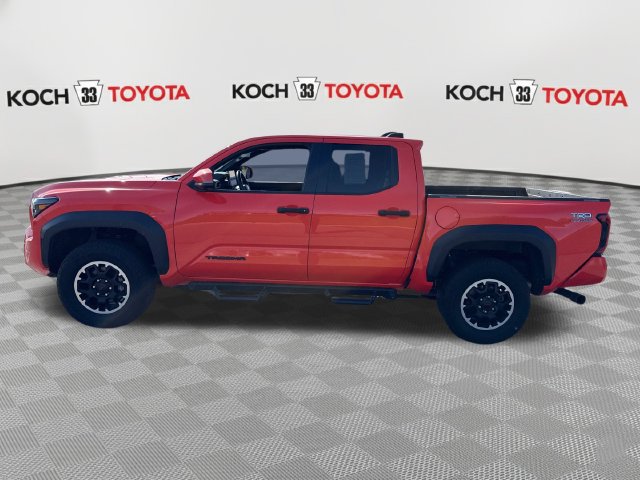 Used 2024 Toyota Tacoma TRD Off-Road w/ TRD Off Road Premium Package AWD/4WD image 4