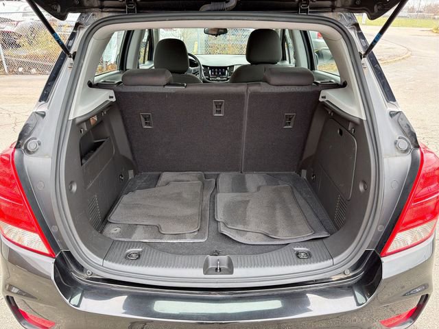 Used 2021 Chevrolet Trax LS image 21