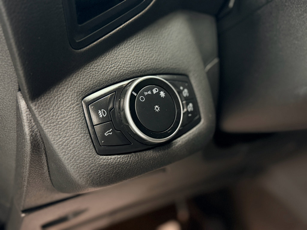 Used 2017 Ford Escape SE image 15