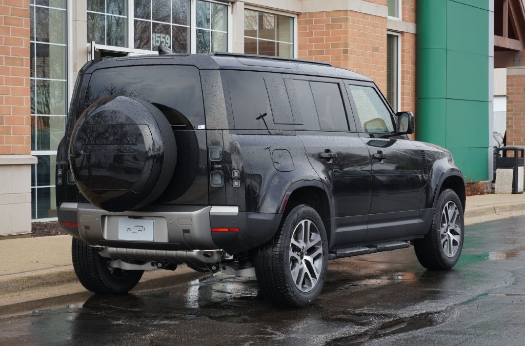 Used 2026 Land Rover Defender 110 S AWD/4WD image 6