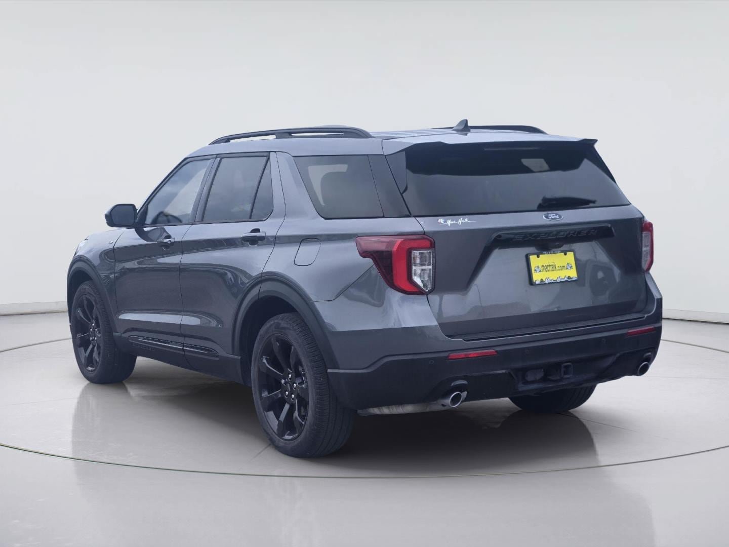 Used 2023 Ford Explorer ST-Line w/ Class IV Trailer Tow Package RWD image 4