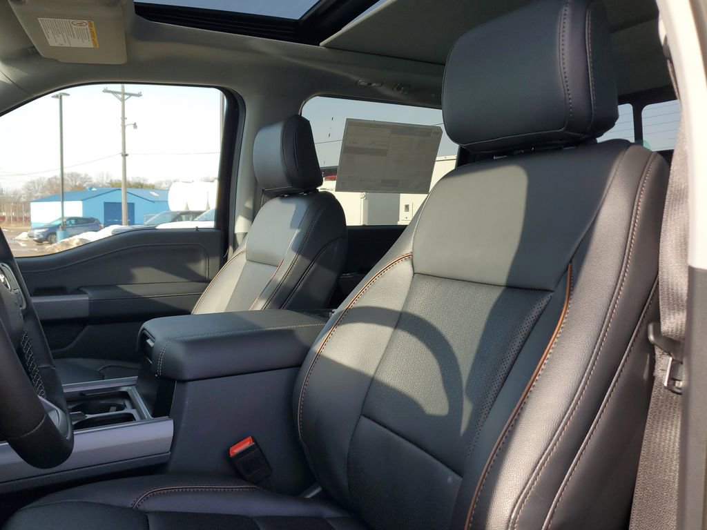 New 2026 Ford F250 Lariat w/ Black Appearance Package image 16