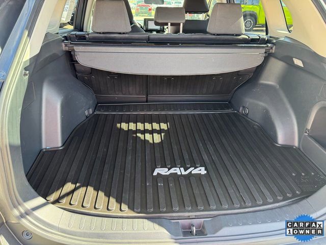 Used 2020 Toyota RAV4 XLE image 6