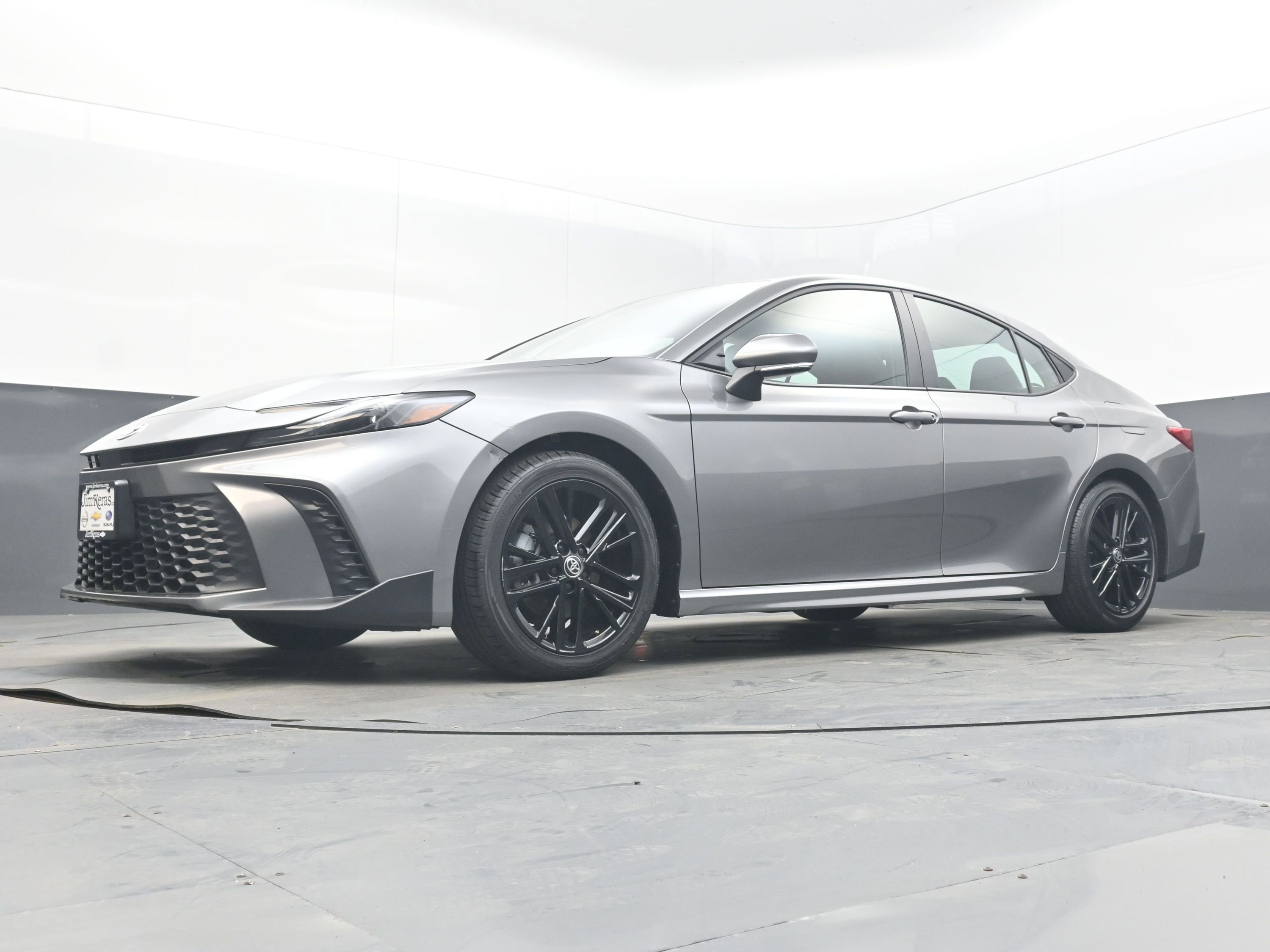 Used 2025 Toyota Camry SE FWD image 24