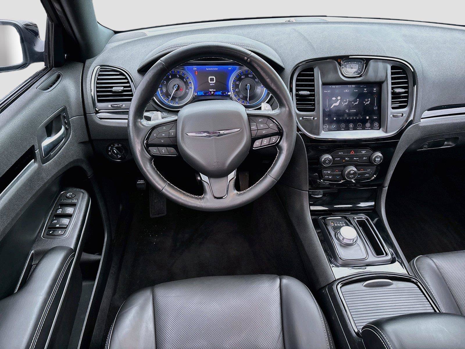 Used 2022 Chrysler 300 S w/ Comfort Group RWD image 2