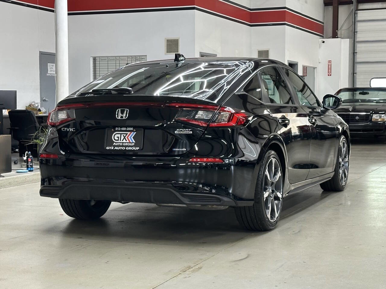 Used 2025 Honda Civic Sport Touring image 2