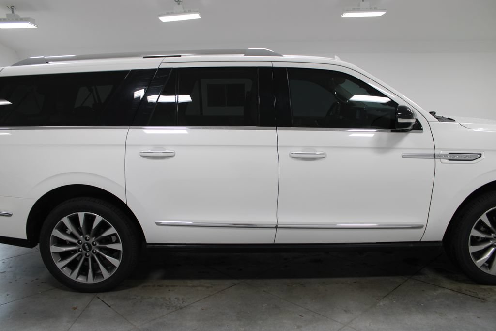Used 2020 Lincoln Navigator L Reserve w/ Luxury Package AWD/4WD image 11