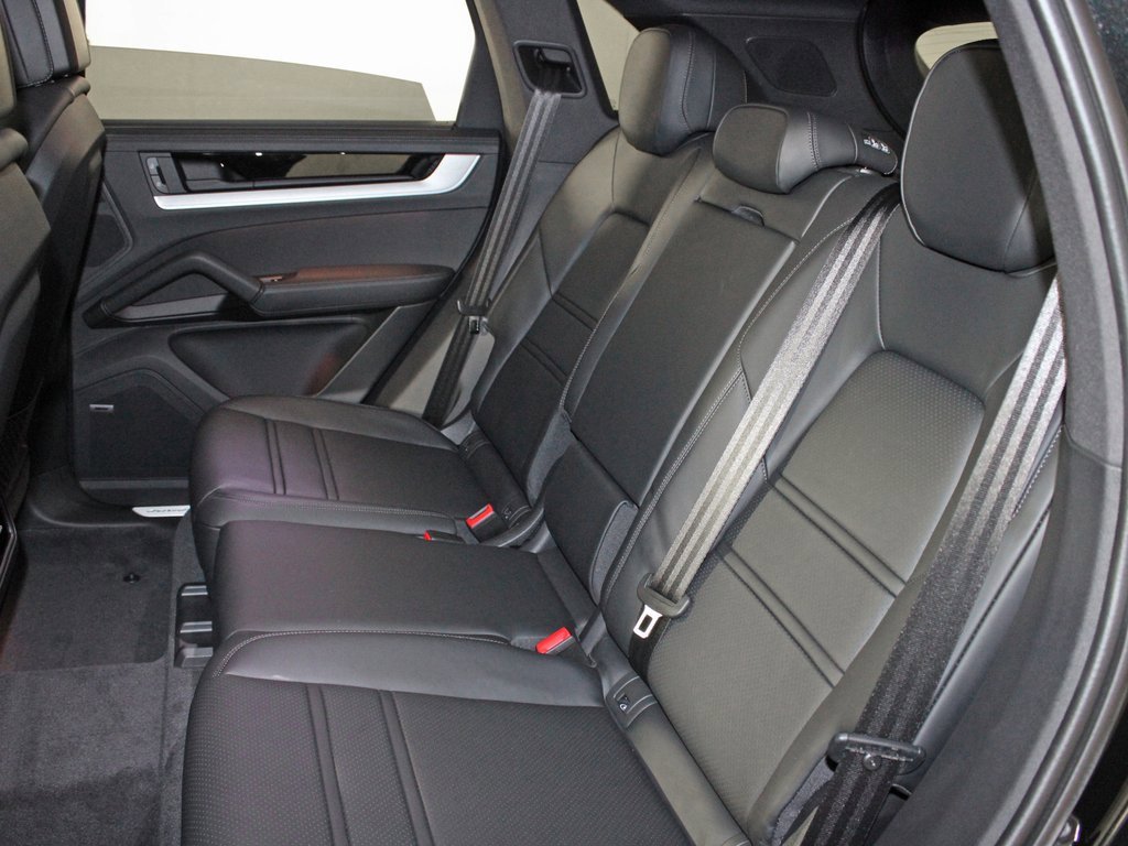 New 2026 Porsche Cayenne image 35