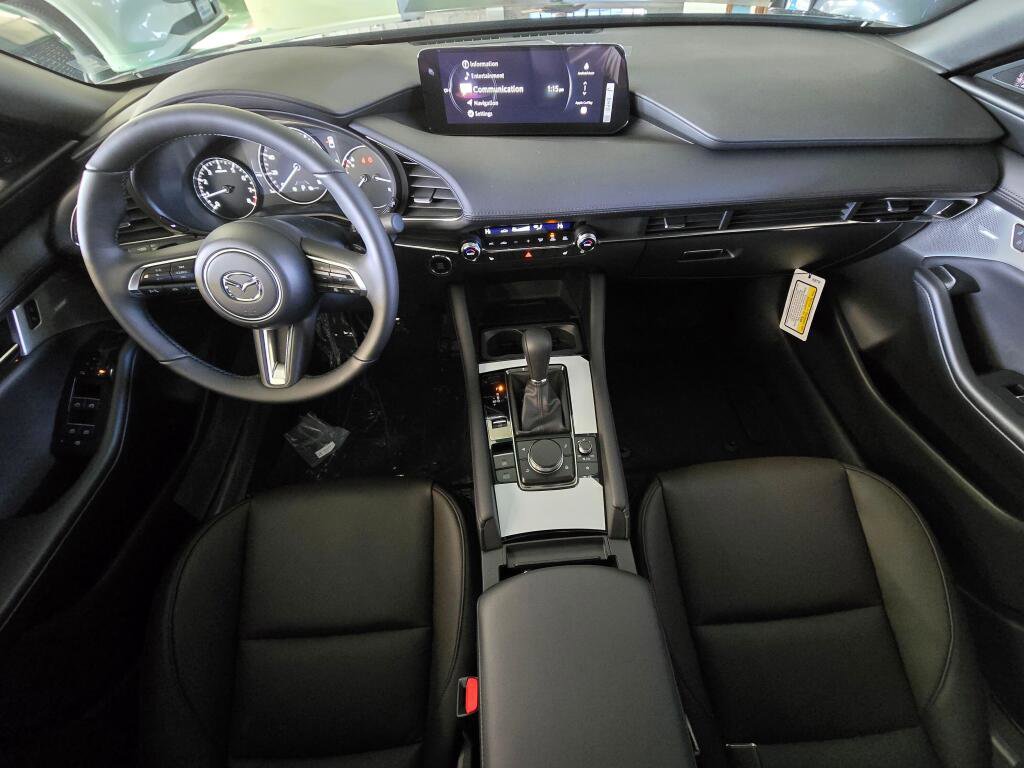 New 2026 MAZDA MAZDA3 Hatchback w/Premium Plus Pkg image 24