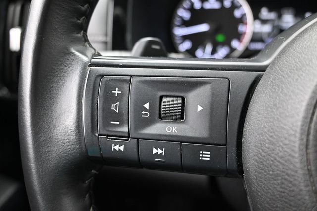 Used 2025 Nissan Pathfinder SV FWD image 30