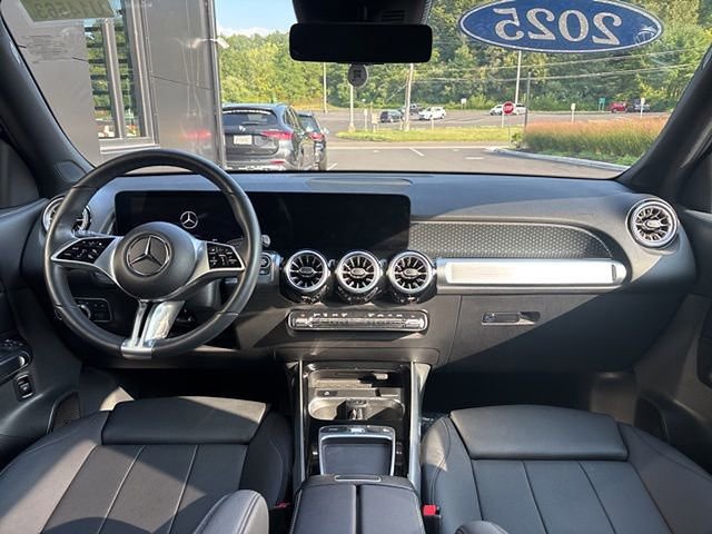 Used 2025 Mercedes-Benz GLB 250 4MATIC image 19