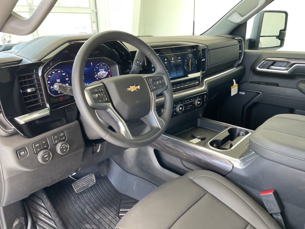 New 2026 Chevrolet Silverado 2500 LTZ w/ LTZ Convenience Package AWD/4WD image 11