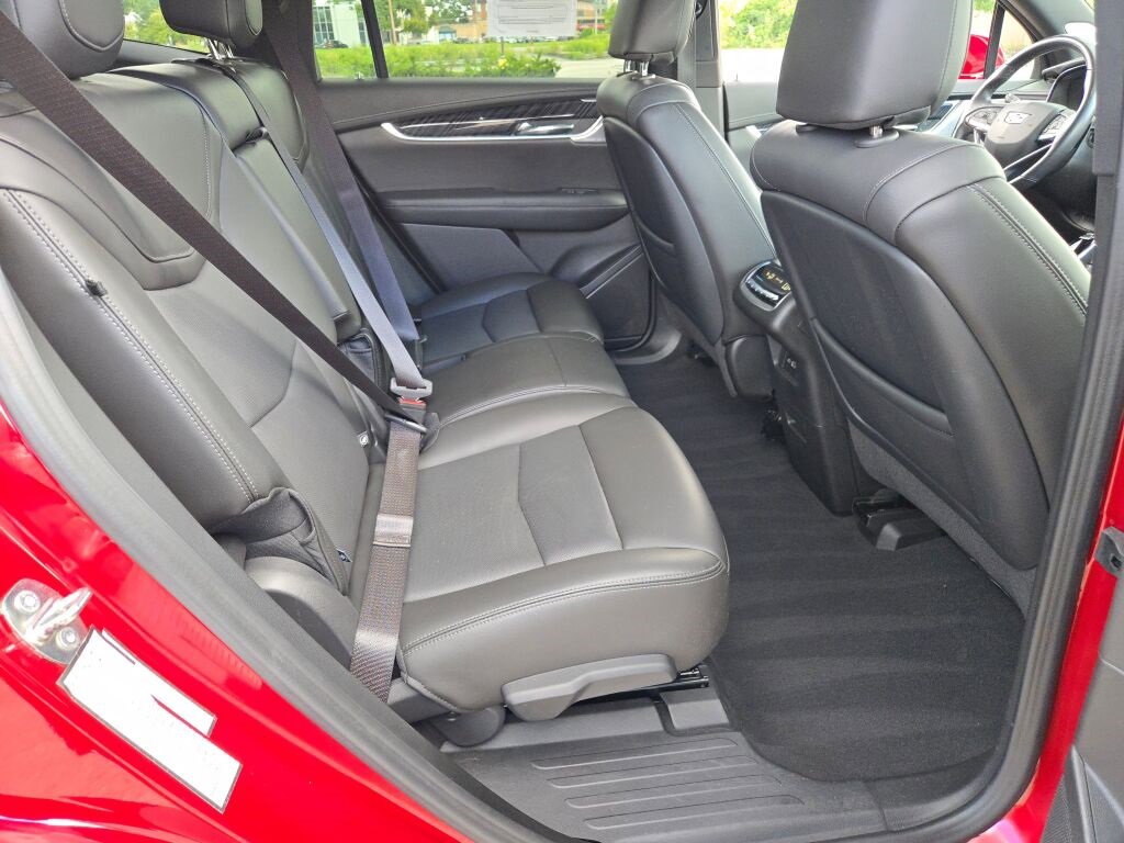 Used 2023 Cadillac XT6 Premium Luxury image 12