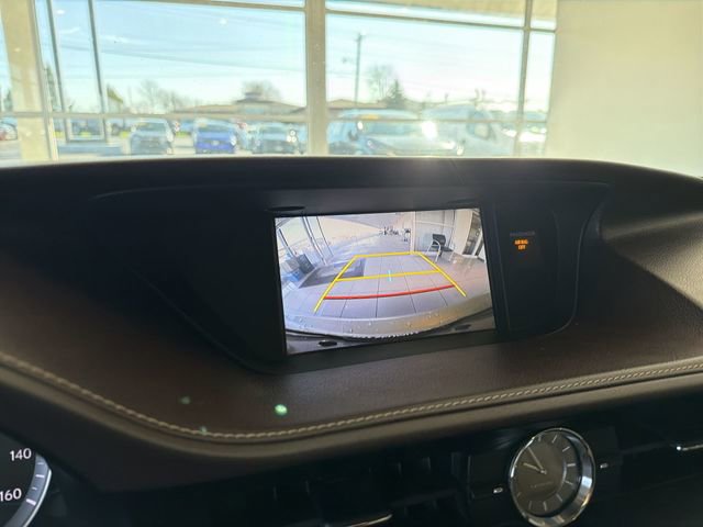 Used 2016 Lexus ES 350 w/ Luxury Package w/Wood Trim image 27