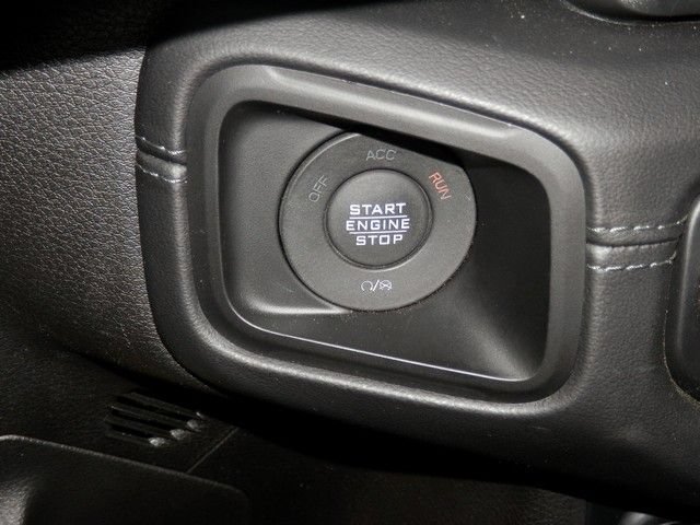 Used 2024 Jeep Gladiator Rubicon w/ Technology Group AWD/4WD image 27