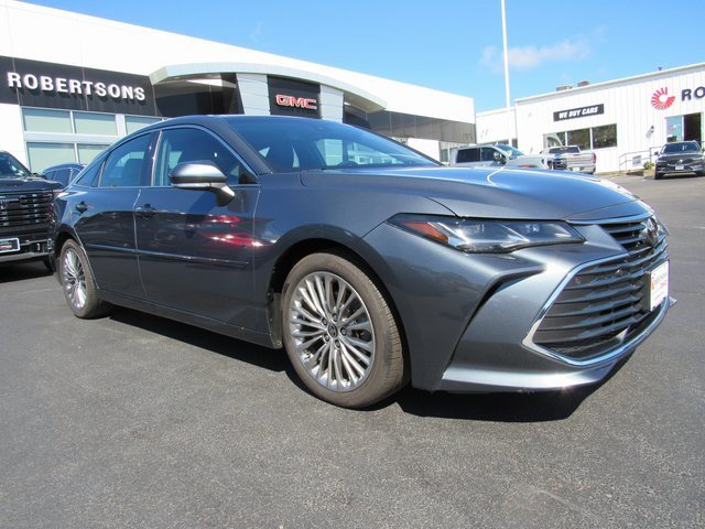 Used 2022 Toyota Avalon Limited image 5