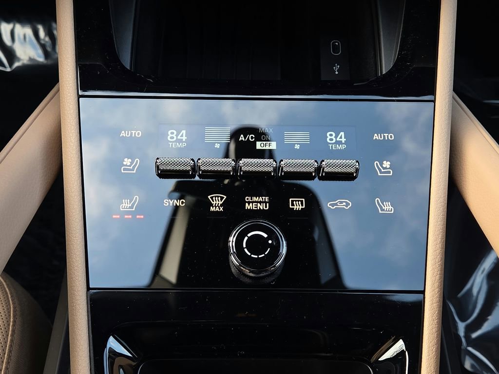 Certified 2026 Porsche Cayenne Coupe image 13