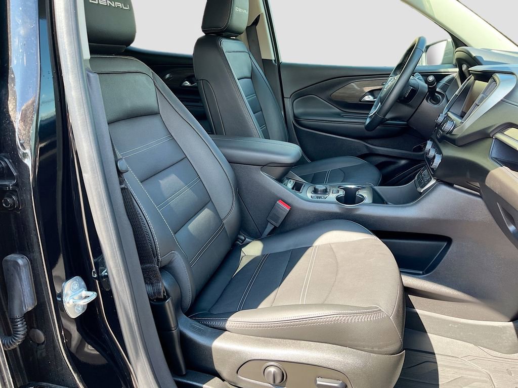 Used 2024 GMC Terrain Denali w/ Denali Premium Package AWD/4WD image 27