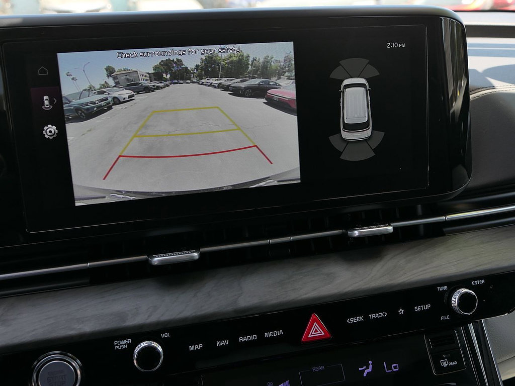 Used 2024 Kia Carnival EX FWD image 19