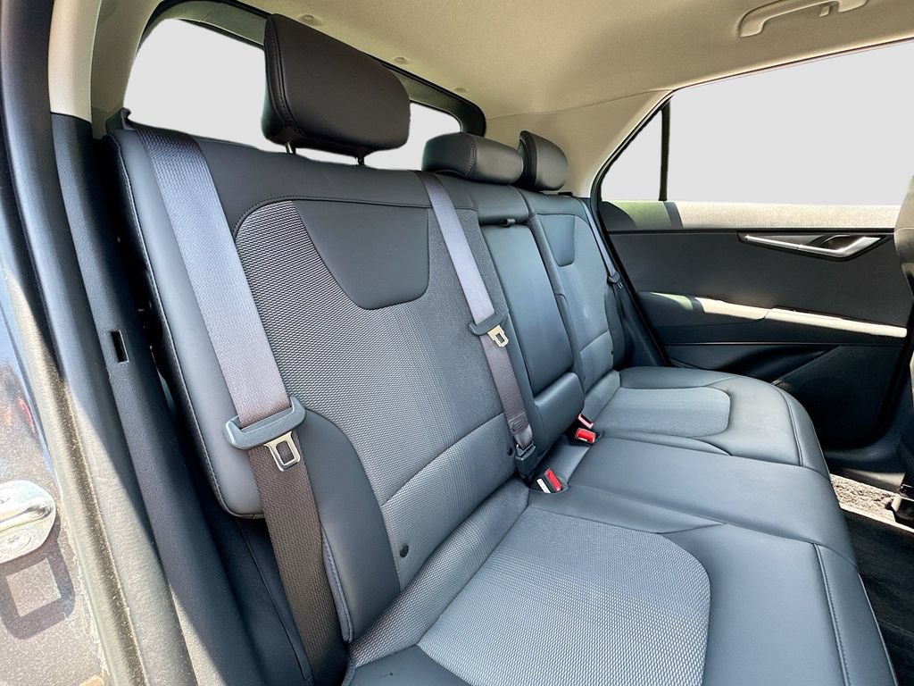 Certified 2025 Kia Niro EX FWD image 30