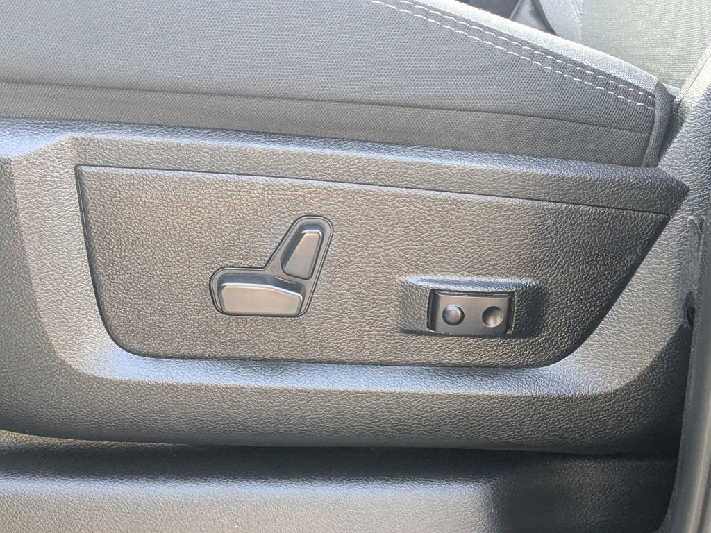 Used 2024 RAM 2500 Big Horn w/ Bed Utility Group image 19