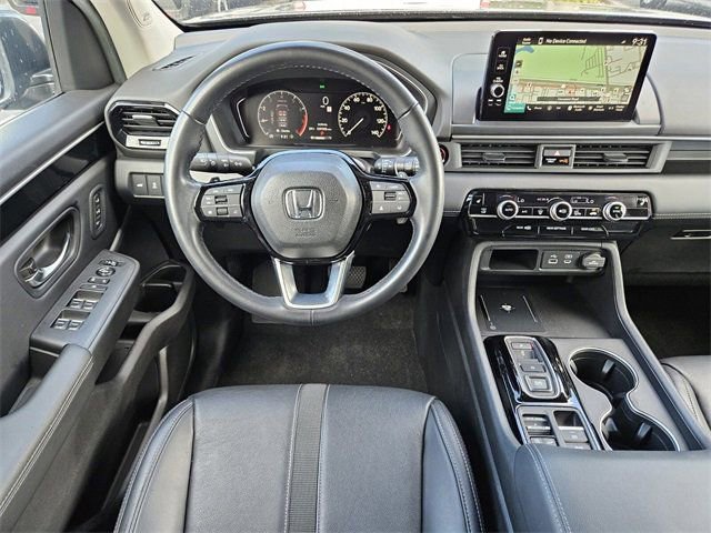 Used 2023 Honda Pilot Touring image 7