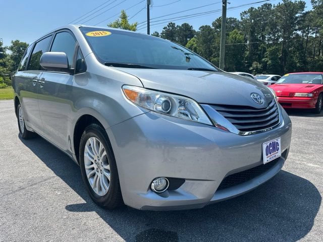 Used 2015 Toyota Sienna XLE w/ XLE Navigation Package FWD image 1