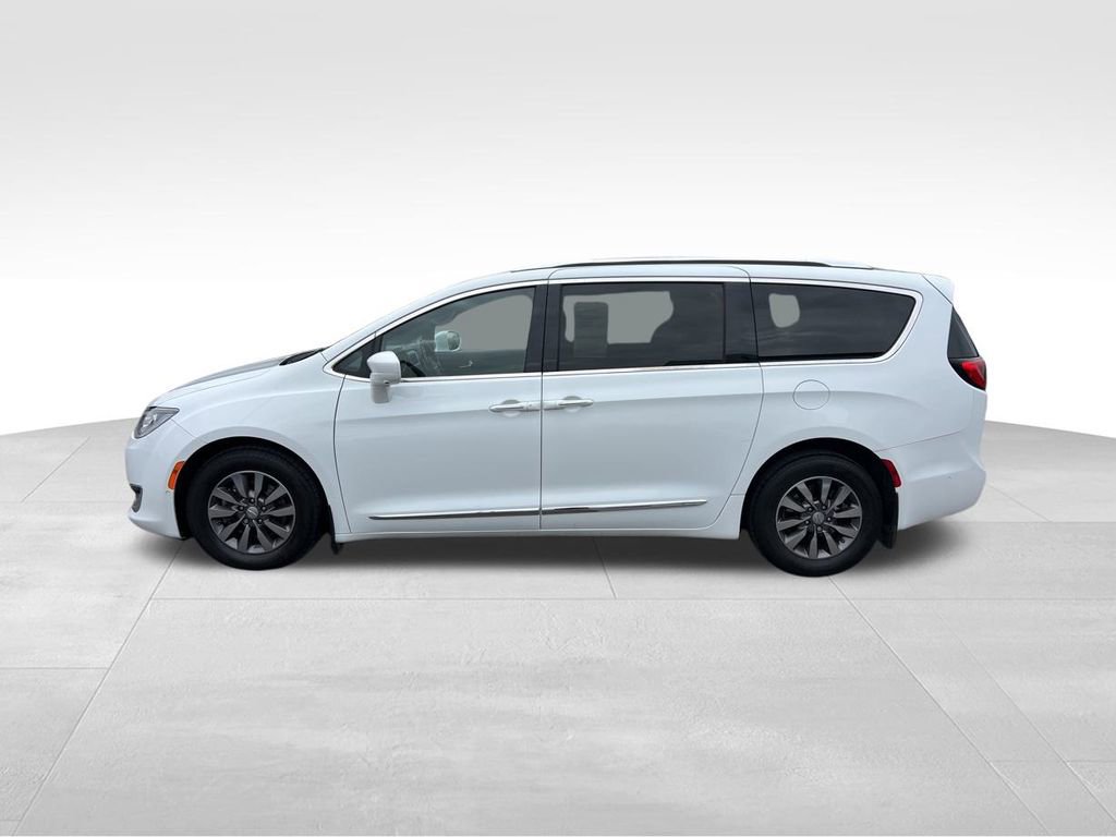 Used 2020 Chrysler Pacifica Touring-L image 4