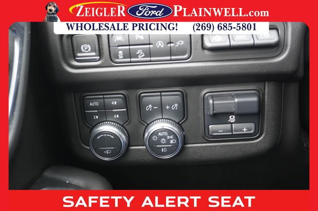 Used 2021 GMC Yukon AT4 w/ AT4 Premium Plus Package image 33