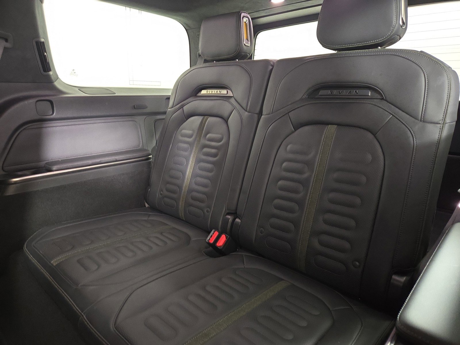 Used 2023 Rivian R1S Launch Edition AWD/4WD image 22
