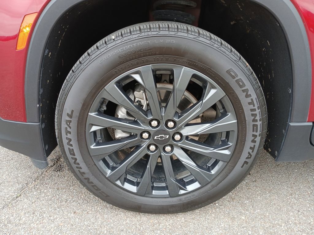 Used 2023 Chevrolet Traverse RS image 34
