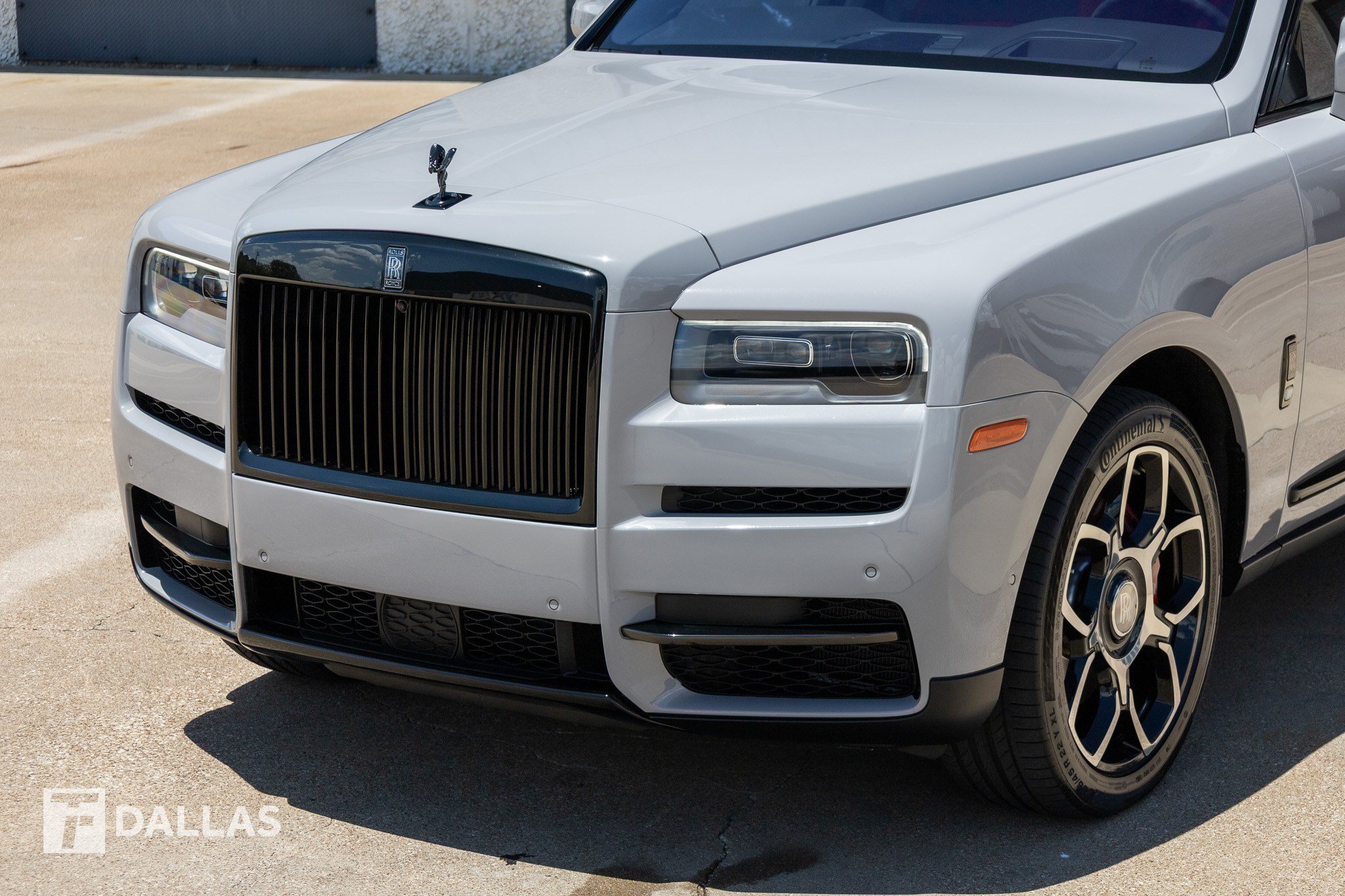 Used 2022 Rolls-Royce Cullinan Black Badge w/ Dark Exterior Package AWD/4WD image 6