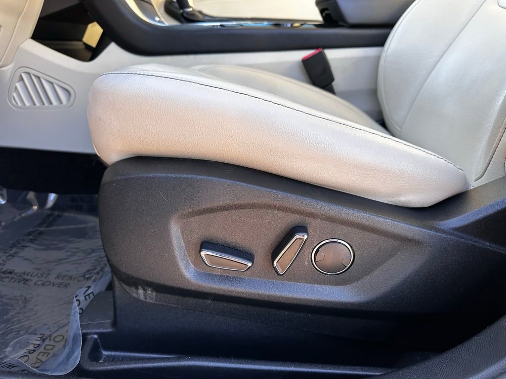 Used 2018 Ford Edge Titanium w/ Technology Package image 14