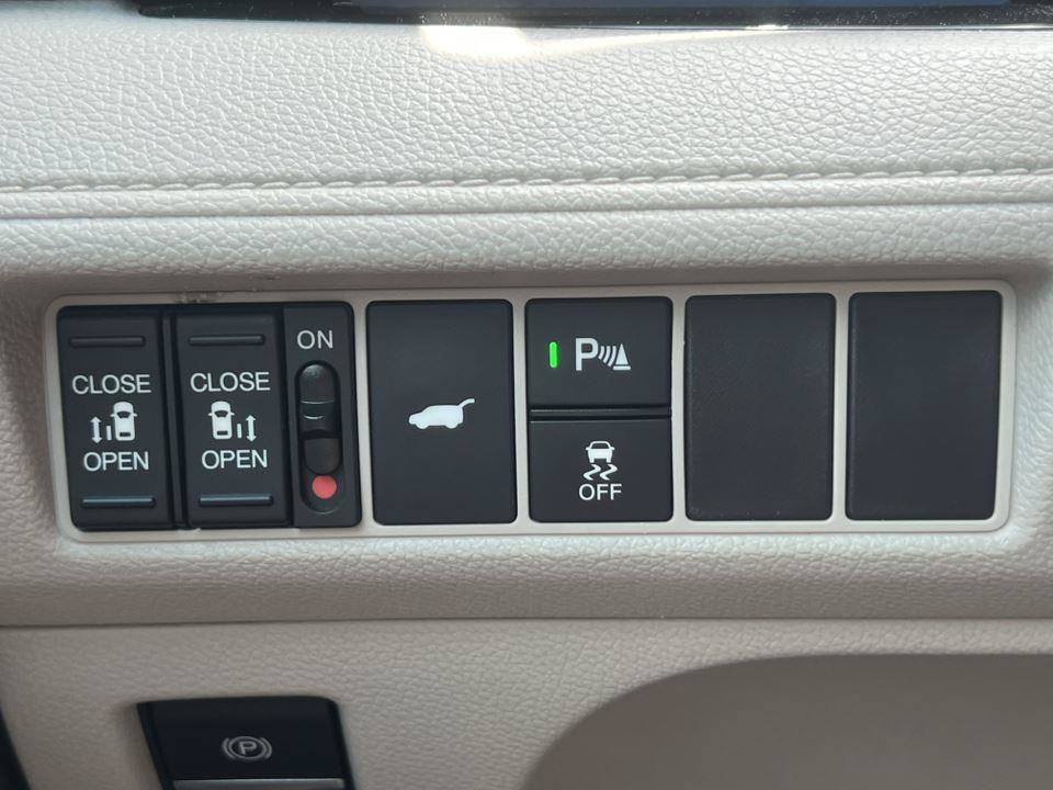 Used 2025 Honda Odyssey Elite image 18