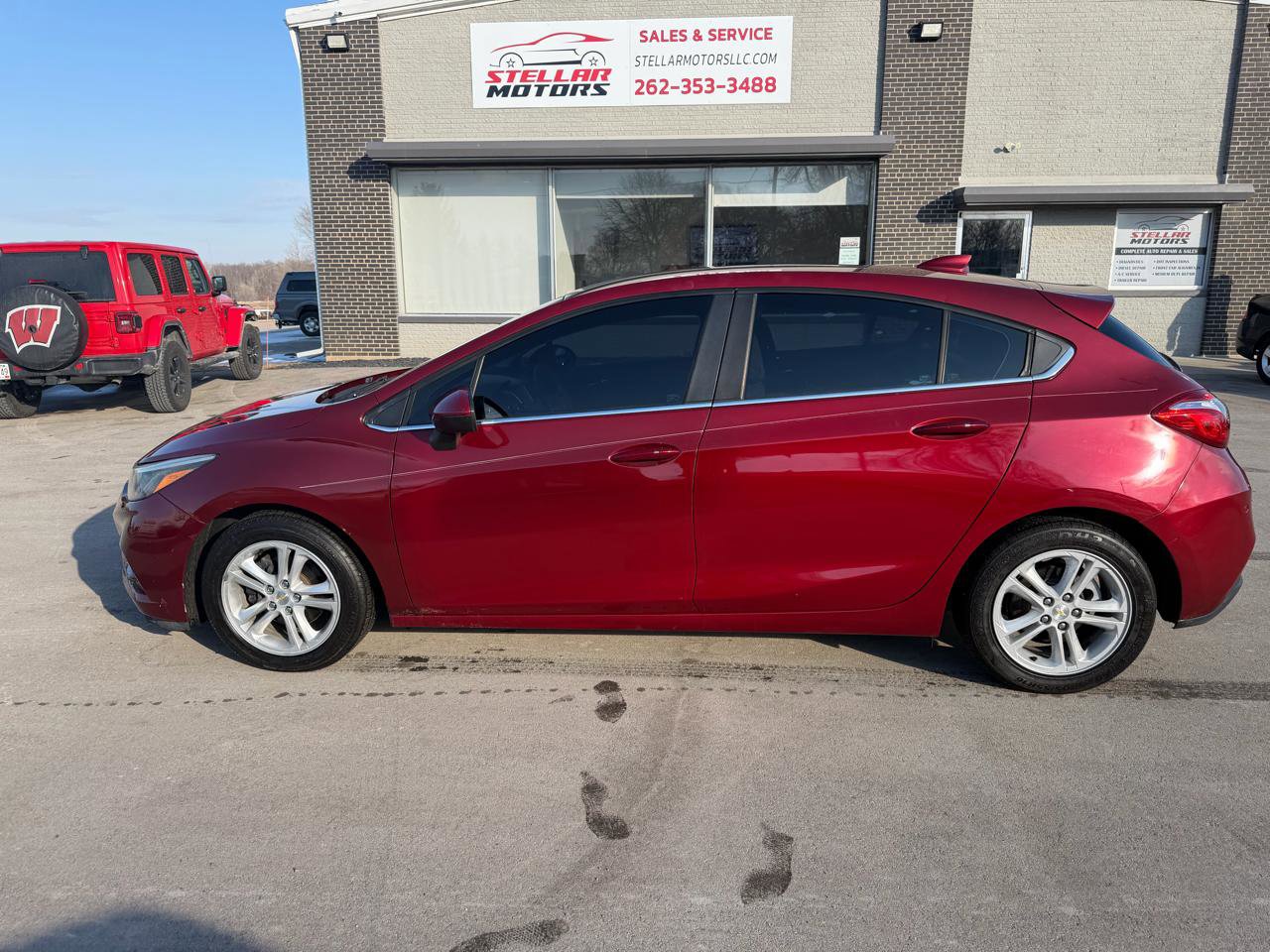 Used 2017 Chevrolet Cruze LT w/ Convenience Package image 3
