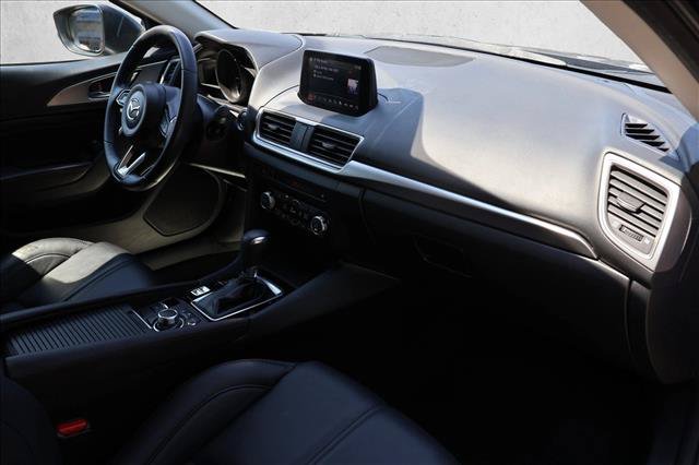 Used 2018 MAZDA MAZDA3 Touring FWD image 27