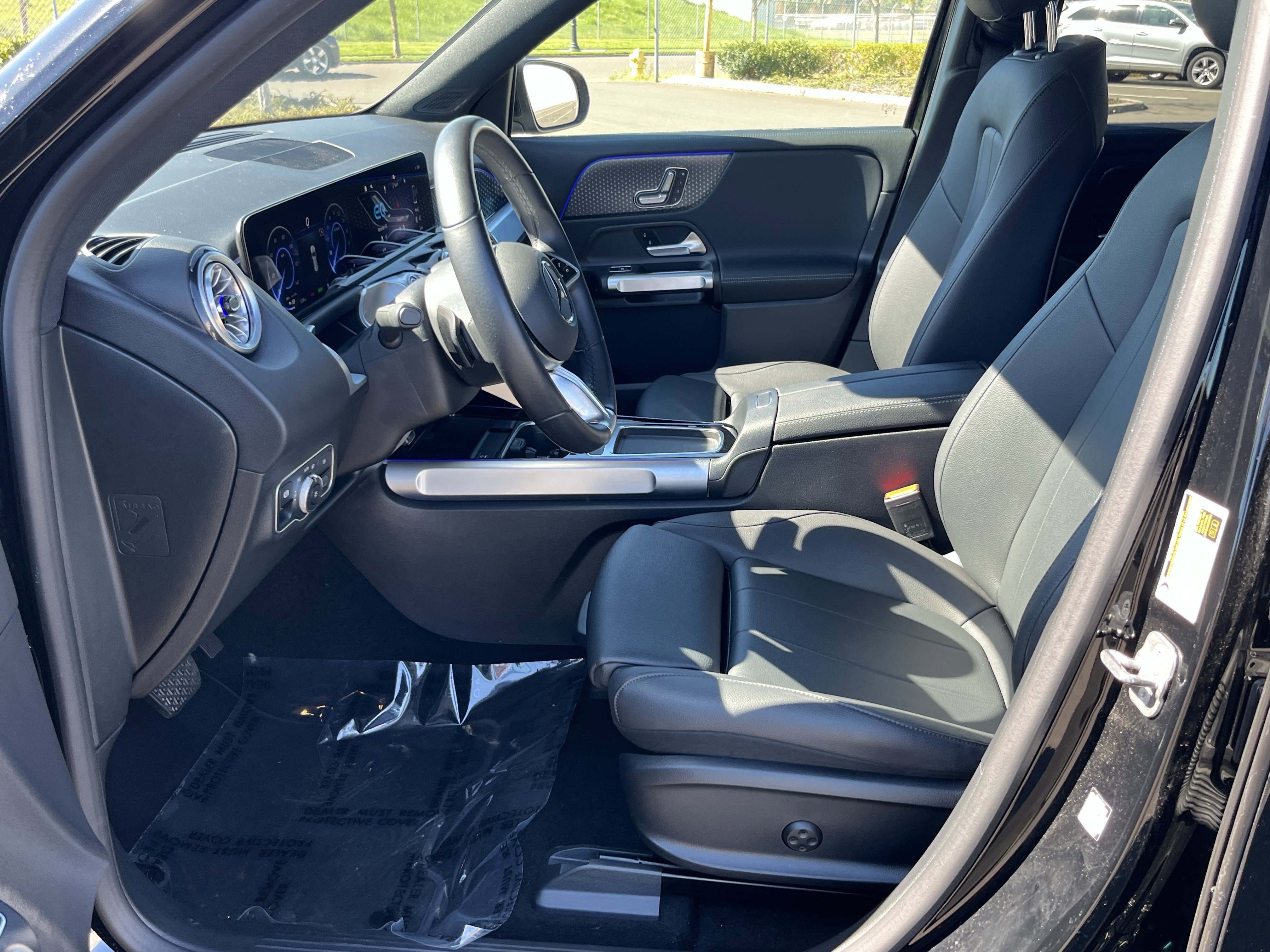 Used 2024 Mercedes-Benz EQB 300 4MATIC image 10