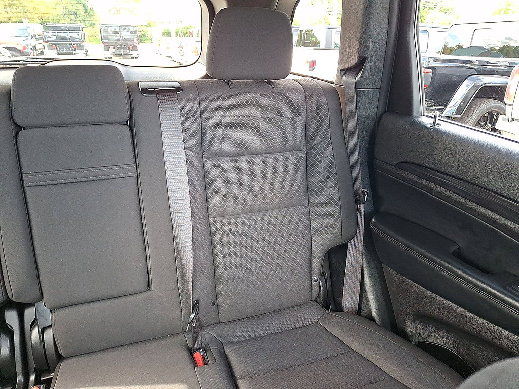 Used 2021 Jeep Grand Cherokee Laredo AWD/4WD image 14