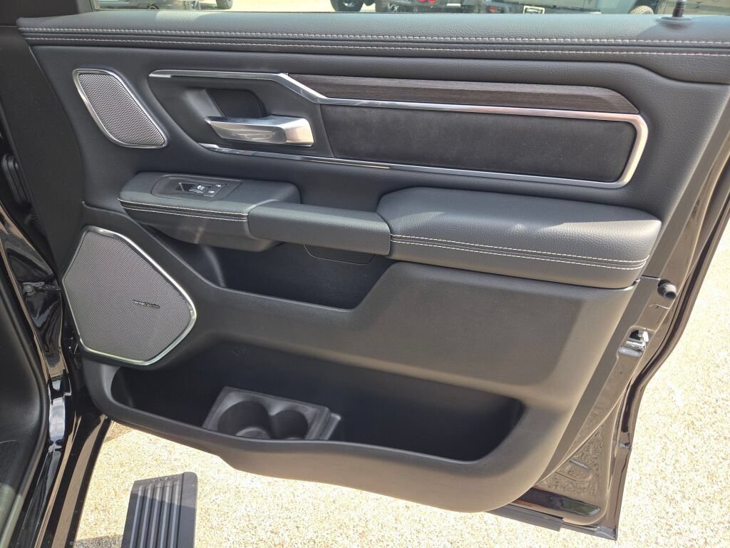 New 2027 RAM 1500 Laramie AWD/4WD image 5