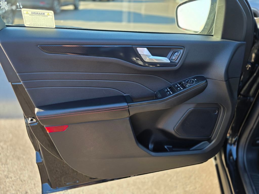 Used 2025 Ford Escape ST-Line image 17
