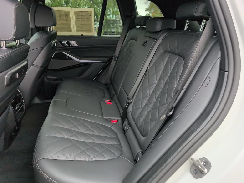 Used 2026 BMW X5 xDrive40i w/ Executive Package AWD/4WD image 32
