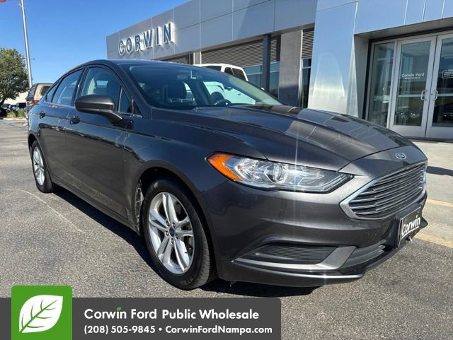 Used 2018 Ford Fusion SE w/ Fusion SE Technology Package FWD image 1