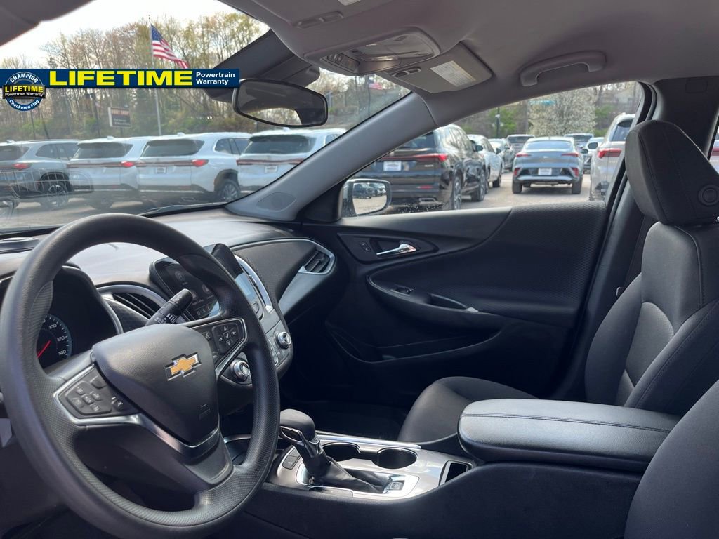Used 2025 Chevrolet Malibu LT FWD image 17