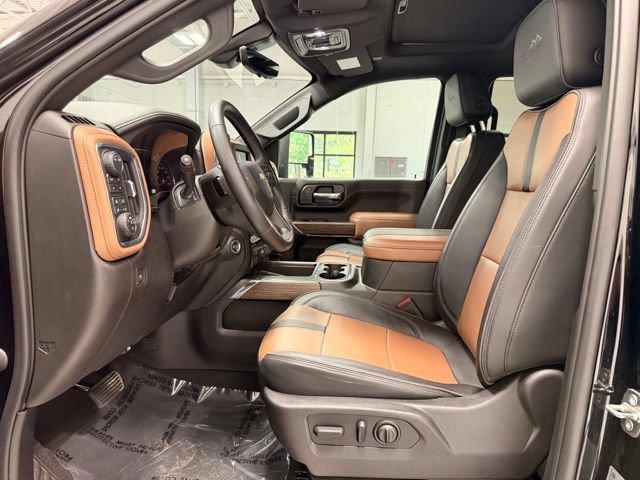 Used 2023 Chevrolet Silverado 3500 High Country AWD/4WD image 34